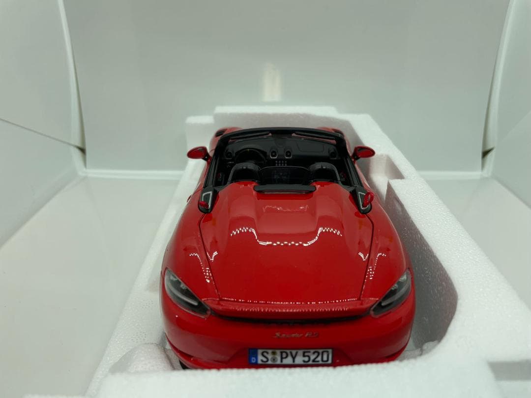 304-040 ノレブ 1/18 ポルシェ 718 スパイダー RS 2023