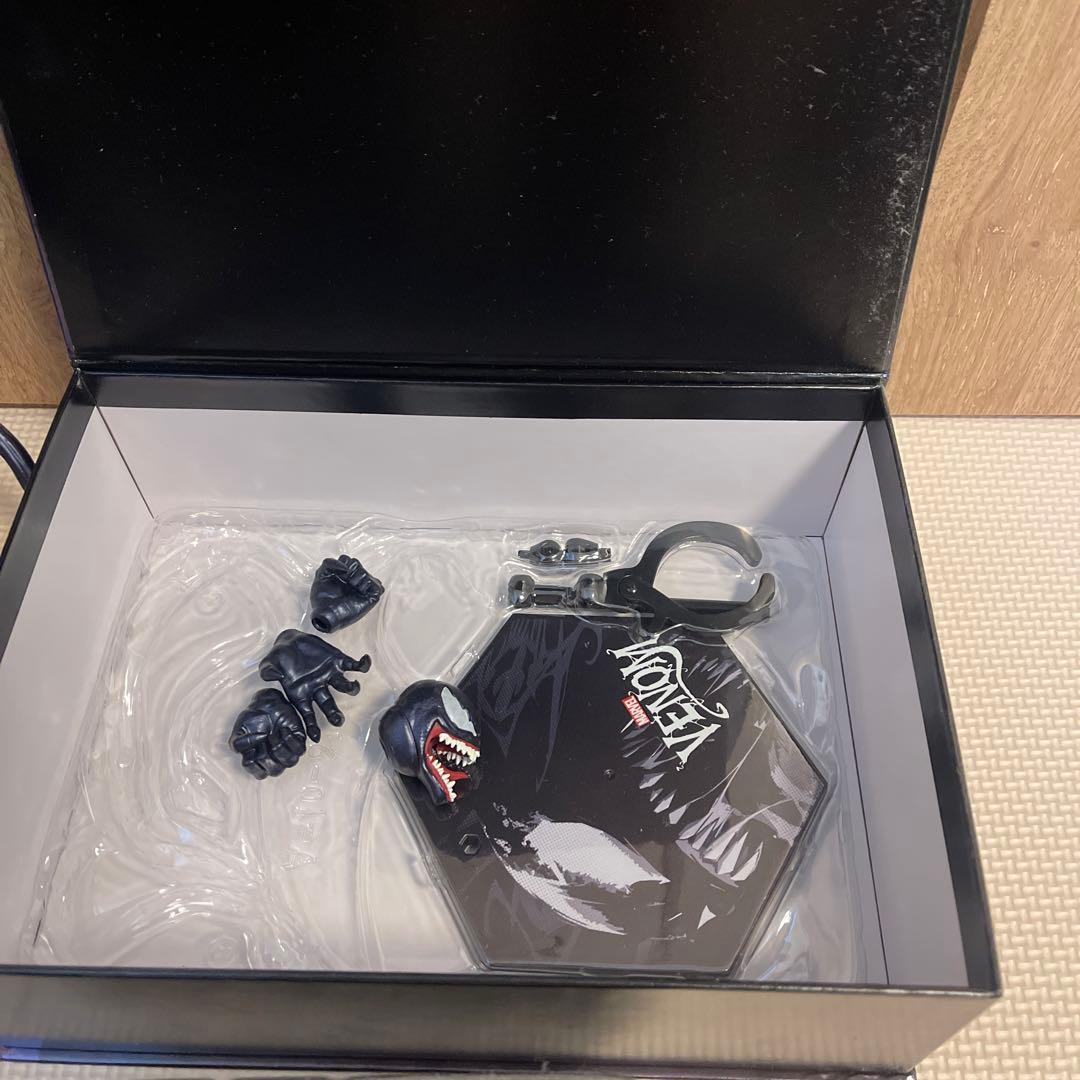 Venom 可動式フィギュア 触手付き