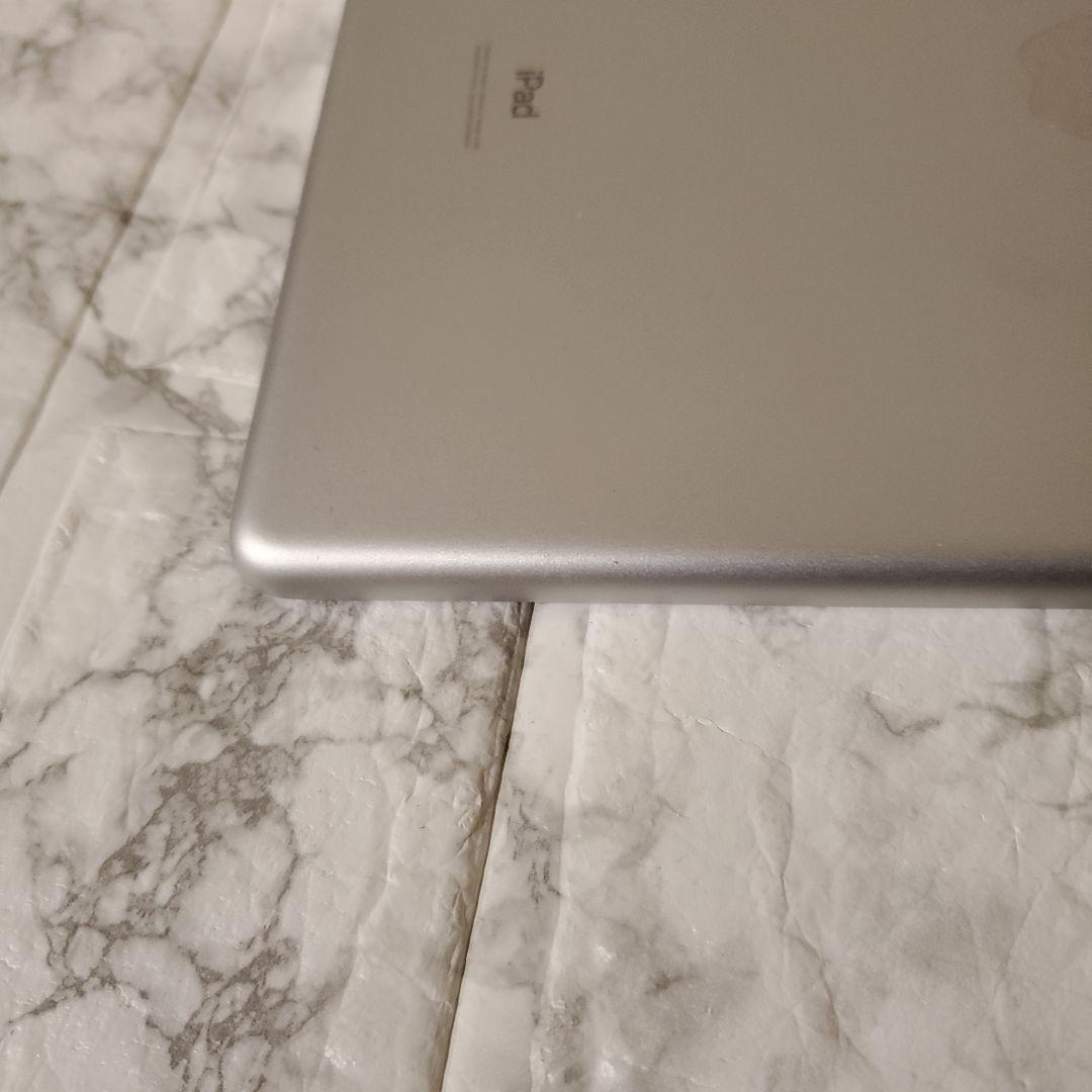 218 iPad 7世代 128GB SIMフリー シルバー