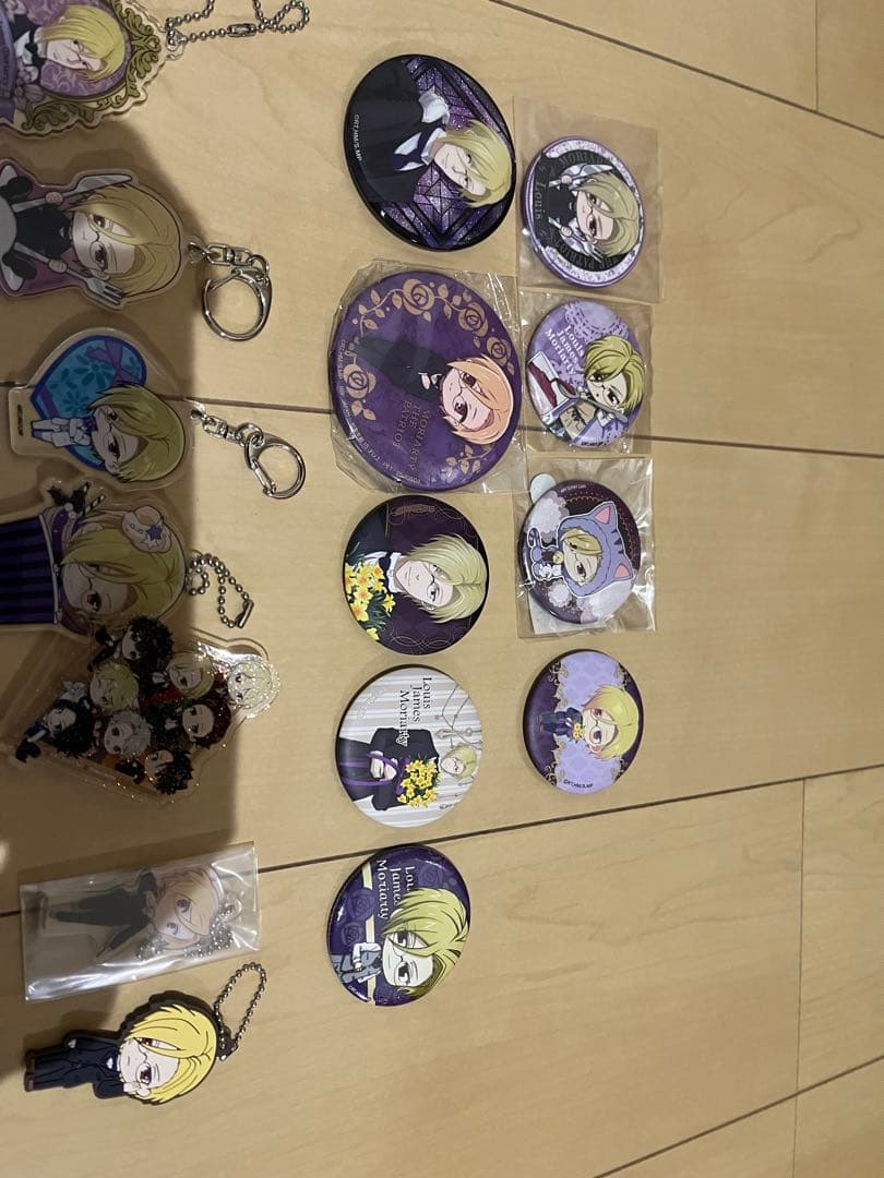 憂国のモリアーティ　缶バッジ、アクリルスタンドまとめ売り