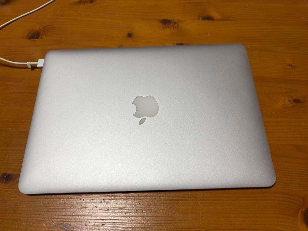 美品付属品完備MacBookAir 13インチCorei5 256GB