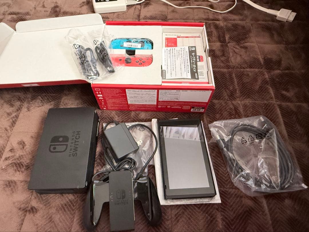 S*様 NintendoSwitch バッテリー強化版 即購入不可