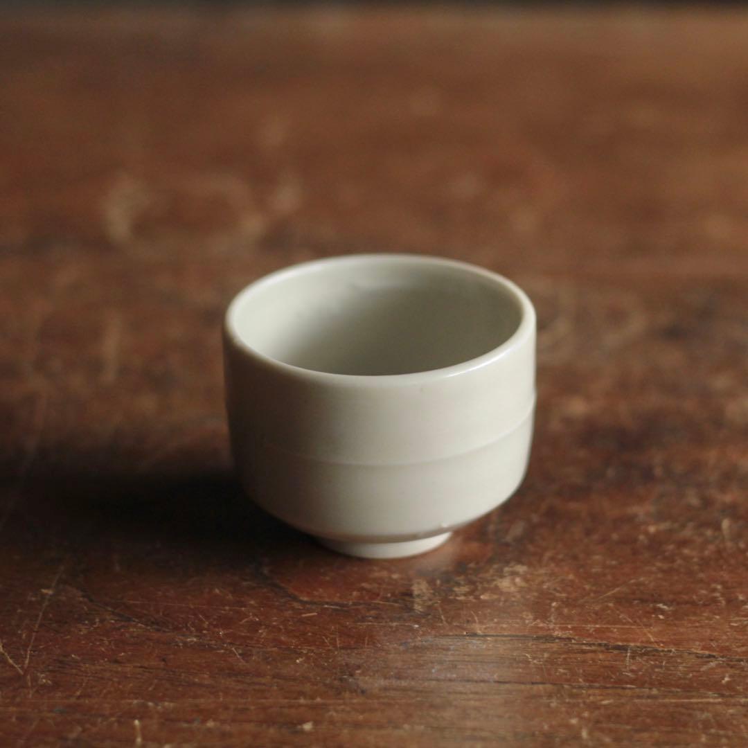 古伊万里 白磁 胴紐 半筒盃 ちょこ ぐい呑み 酒器 古美術 古道具