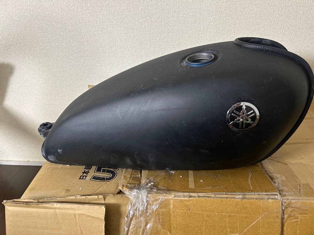 sr400 純正 マットブラックタンク タンクキャップもお付けします。