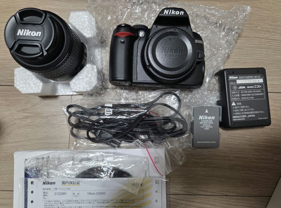 U*s様 Nikon D3000　デジタル一眼レフカメラ18-55mmレンズ