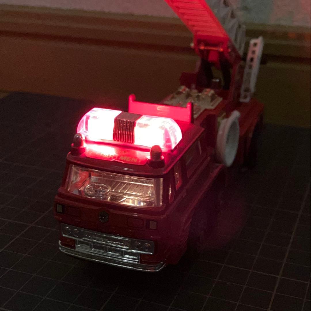 光る梯子消防車 ダイヤペット ヨネザワ 三菱ふそう 光るミニカー 絶版品 当時物