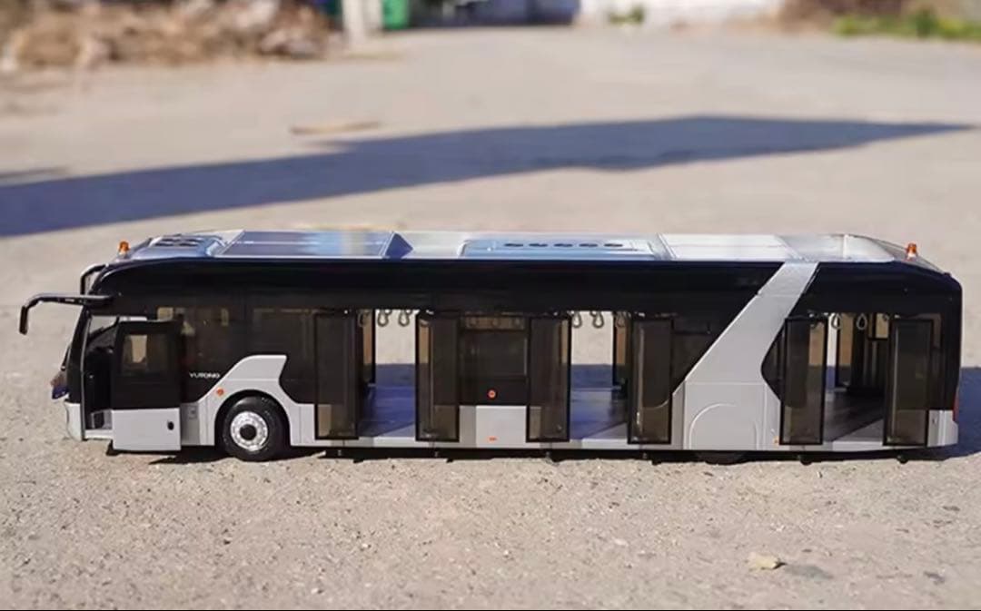 YUTONG バスモデル 1/43 スケールモデル