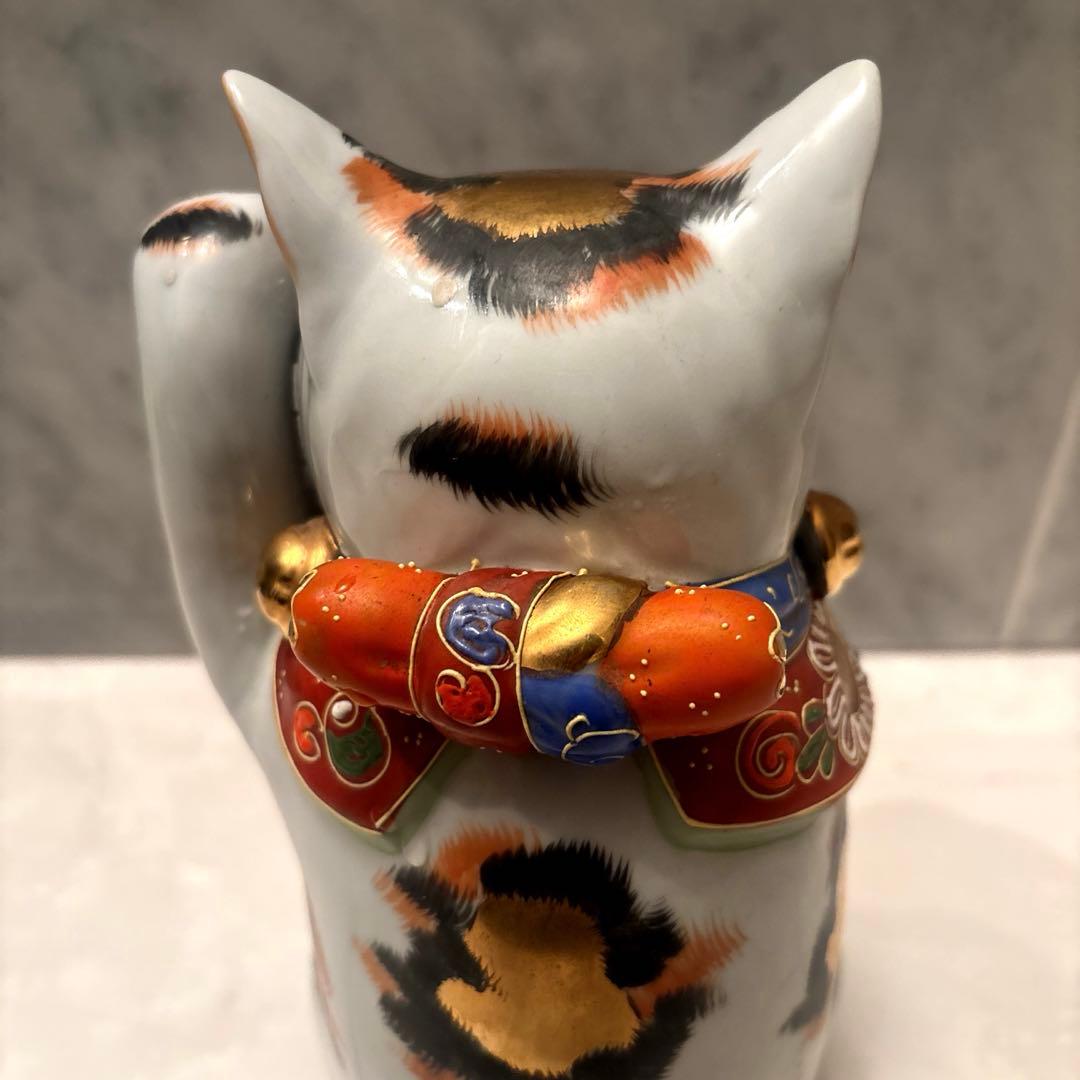 アンティーク九谷焼妖艶な瞳や九谷焼独特の金彩や色彩が美しい存在感抜群招き猫