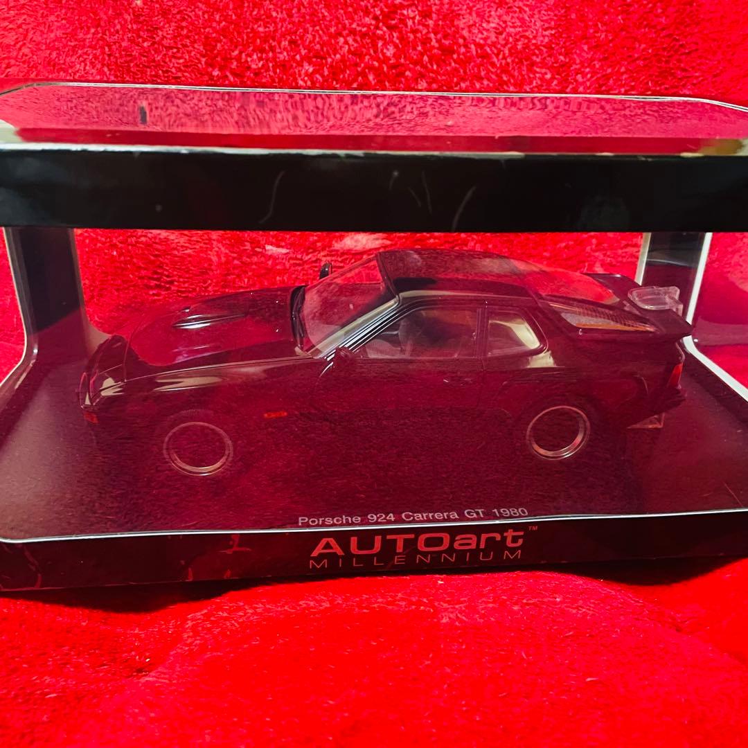1/18 AUTOart ポルシェ 924 カレラ GT 1980