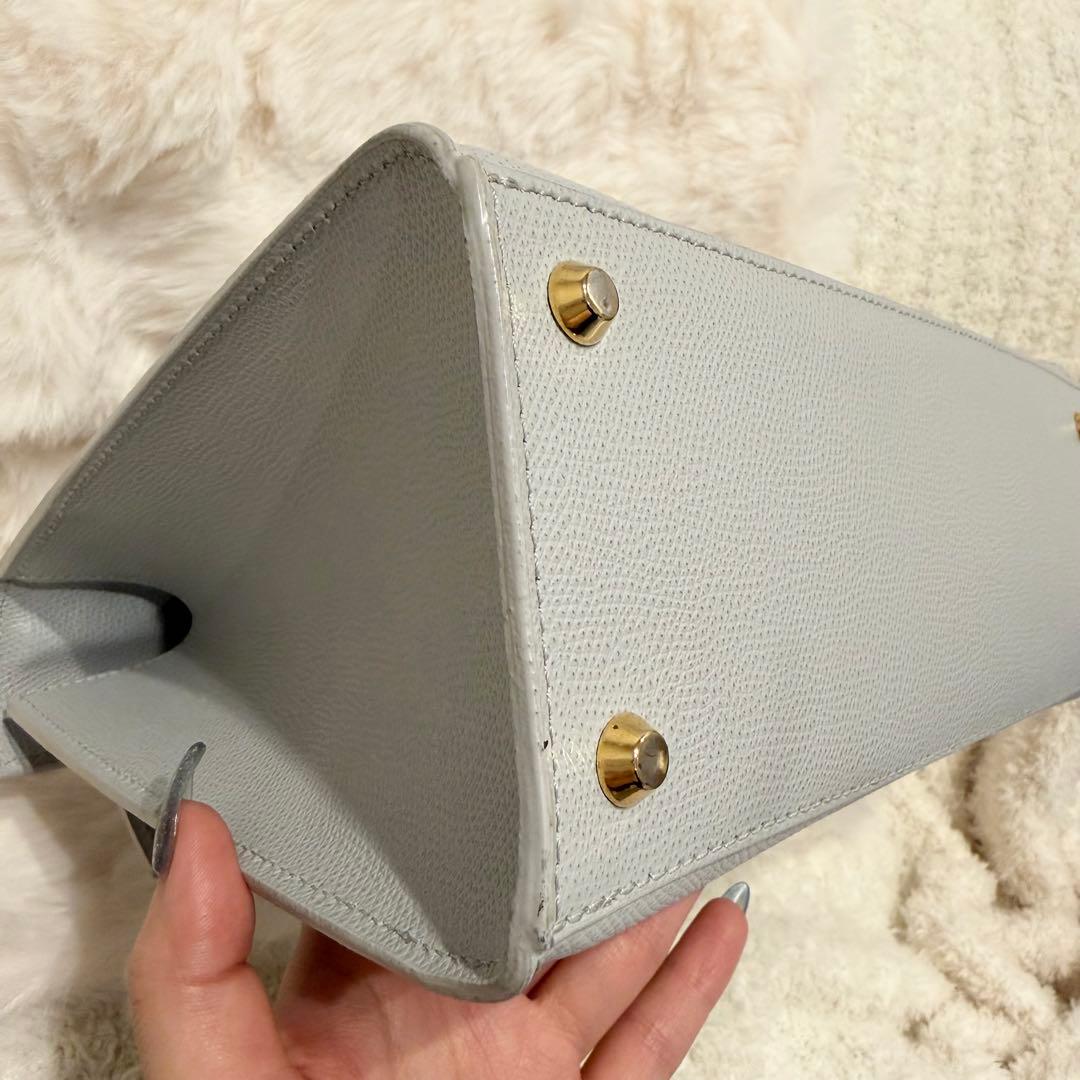 カルボッティ　ハンドバッグ　トゥモローランド