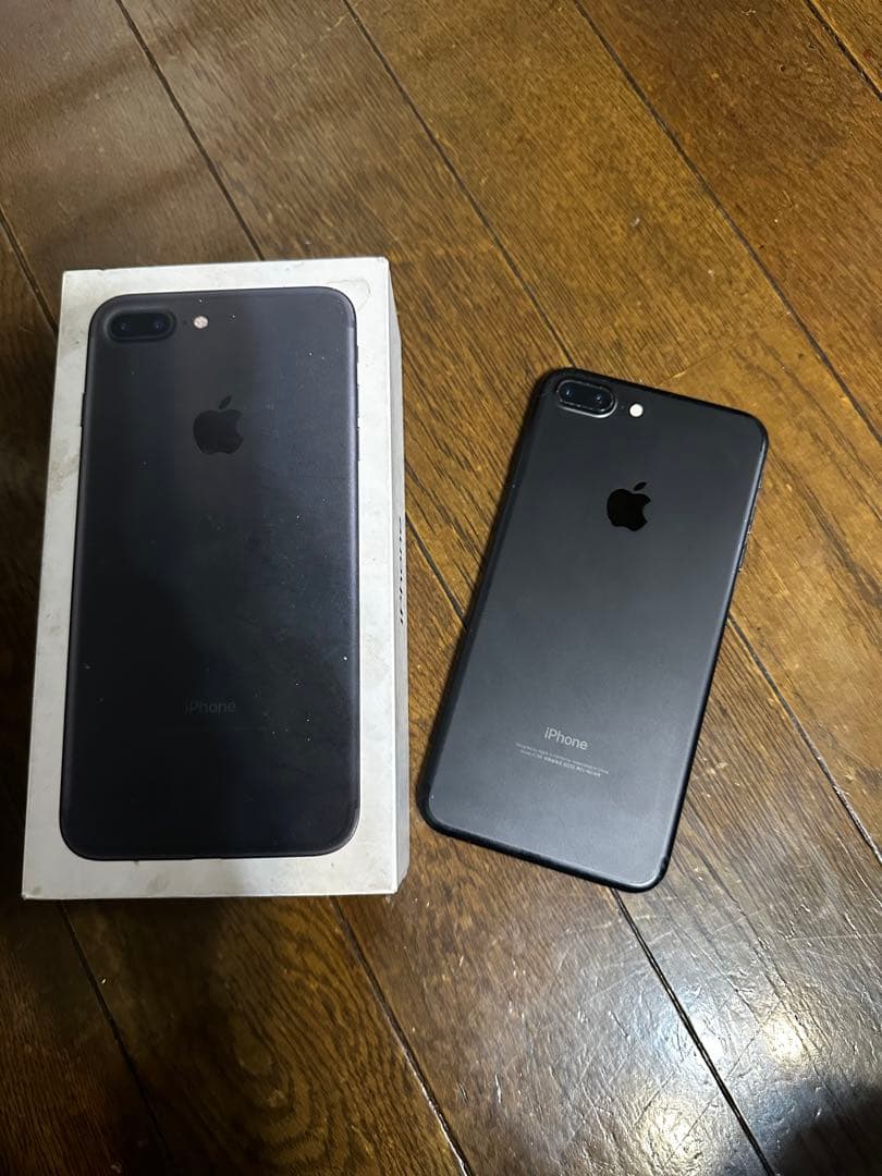 Apple iPhone 7 Plus 32GB SIMフリー　ブラック 本体