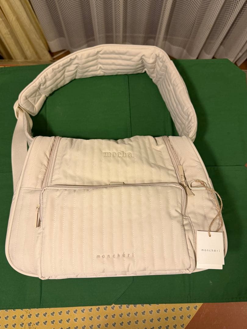 新品　moncheri スリングバッグ