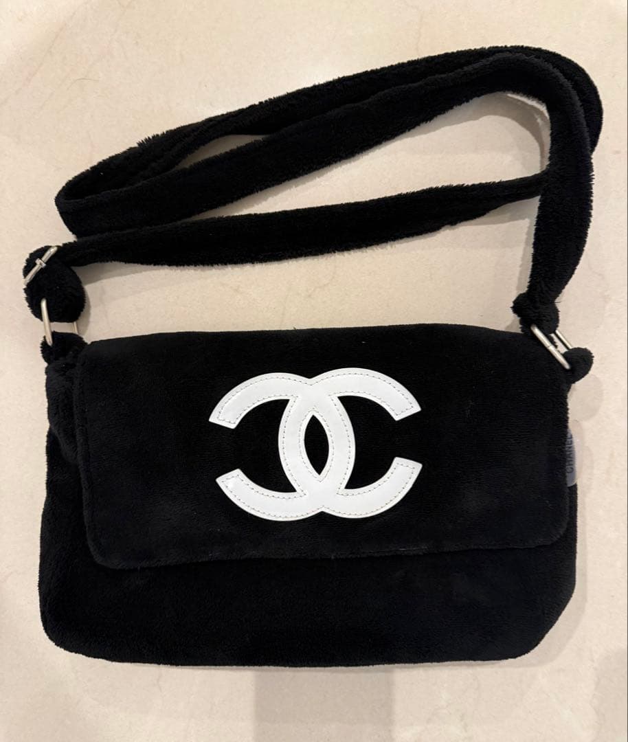 リリー様CHANELノベルティショルダーバッグ
