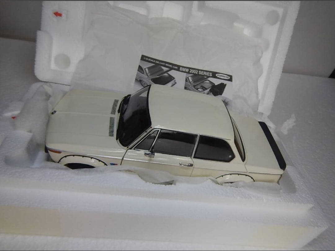 KYOSHO 1/18 BMW 2002turbo （White)絶版稀少モデル