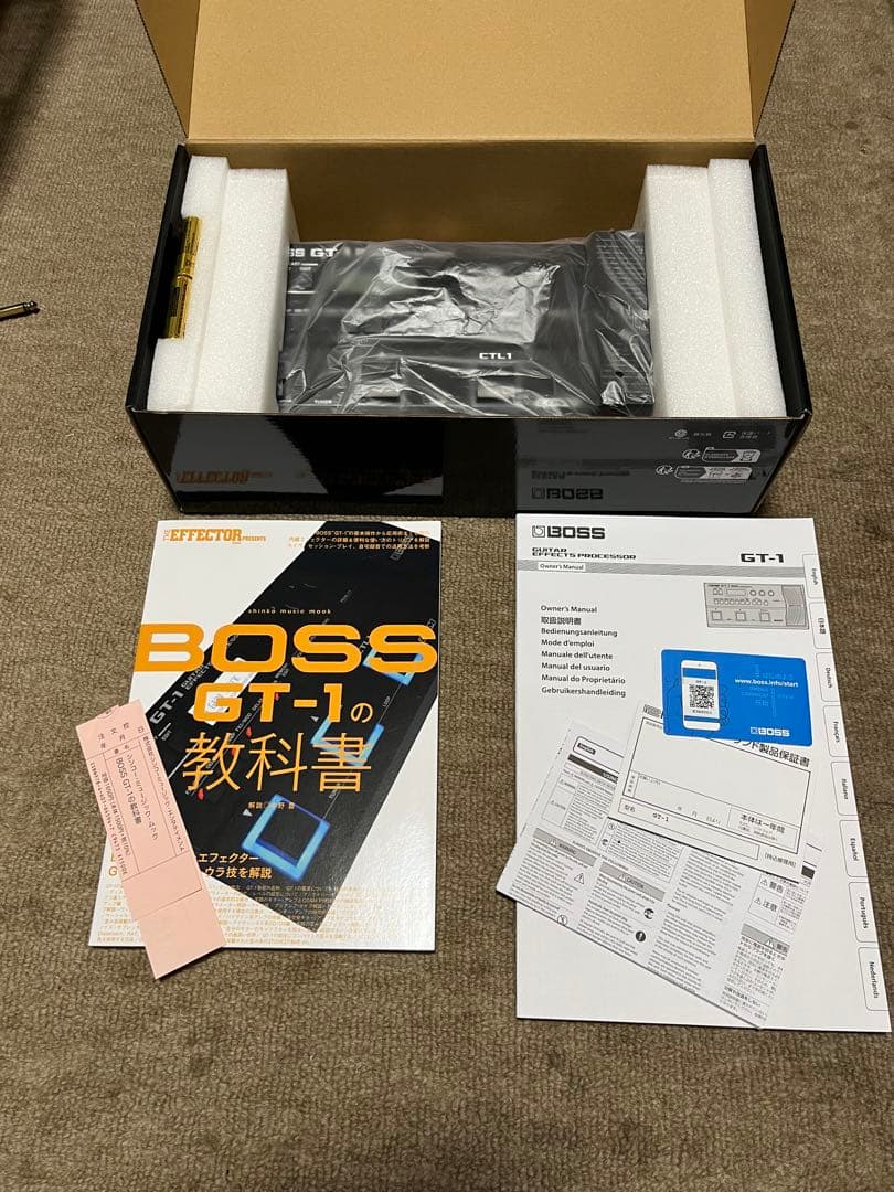 少し値下げ！BOSS GT-1 ギターエフェクター　教科書付き！