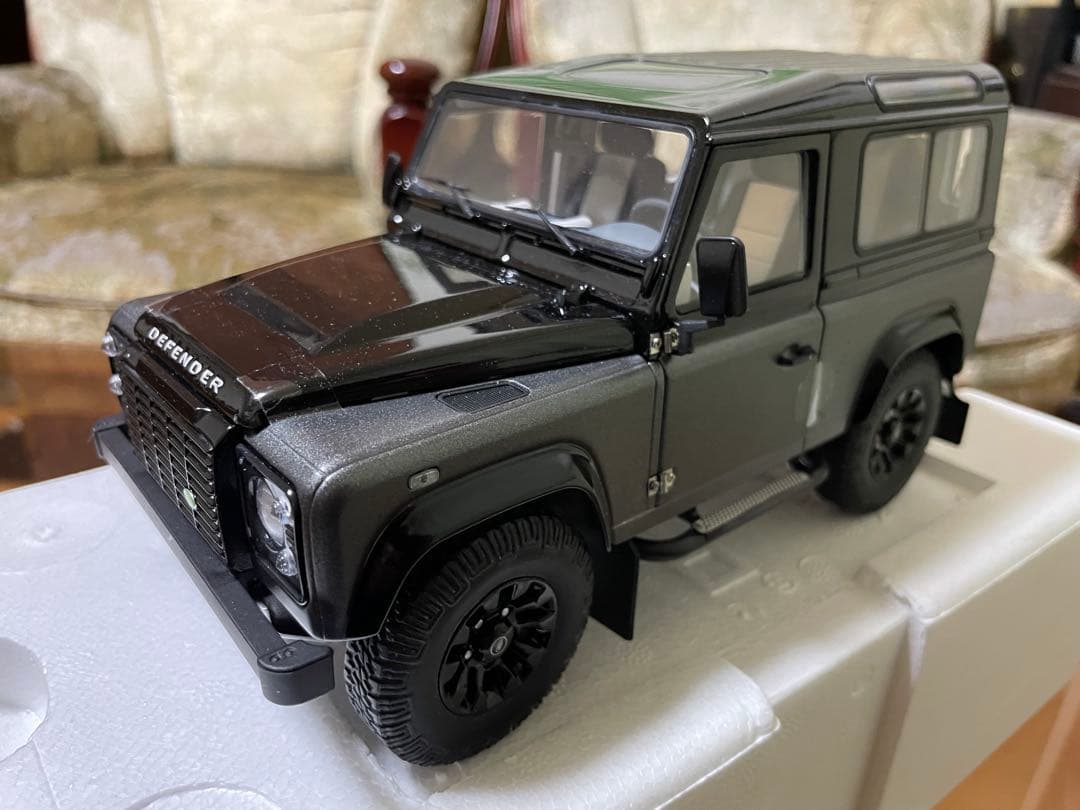 価格変更1/18 京商ランドローバー ディフェンダー90 オートバイオグラフィー