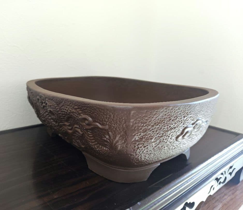 ドラゴン彫刻の陶器の盆栽鉢 約41cm×32cm×13cm　落款あり