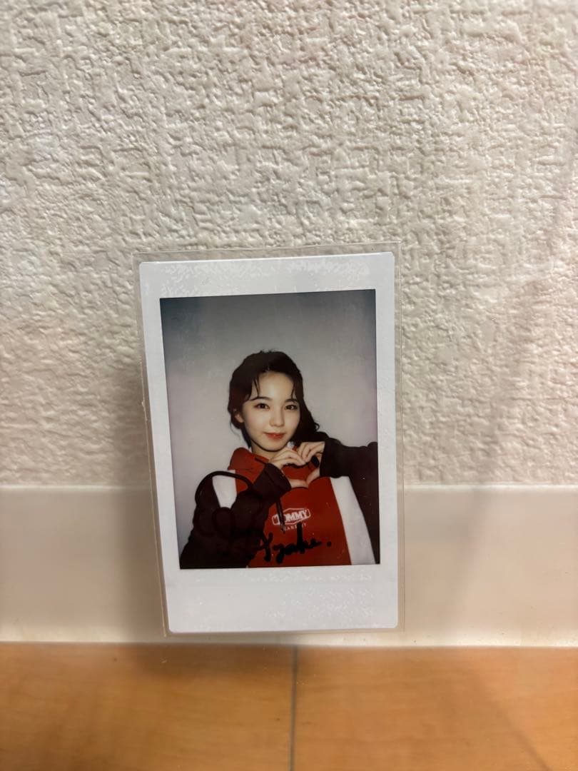 アヤカチャン　直筆サインチェキ