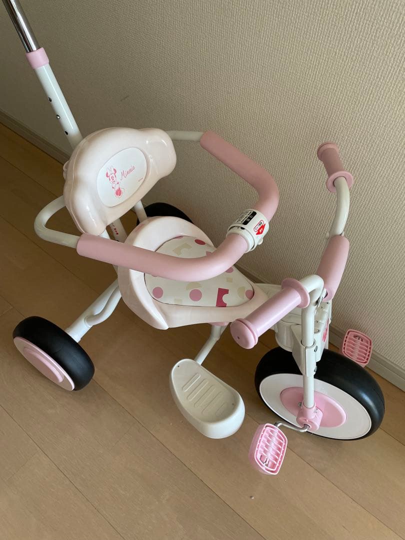 ピンクの三輪車 後ろハンドル付き