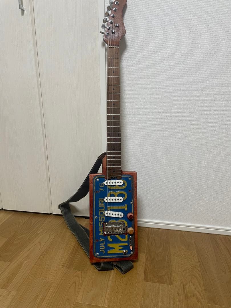 ナンバープレートギター　自作ギター