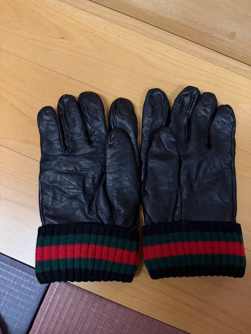 GUCCI レザー手袋 黒