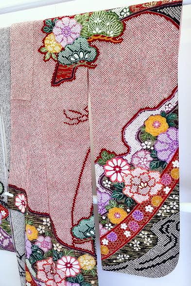 ★専用★美品 本振袖 総絞り 赤 墨黒 牡丹 菊 金彩加工 身丈162cm 正絹