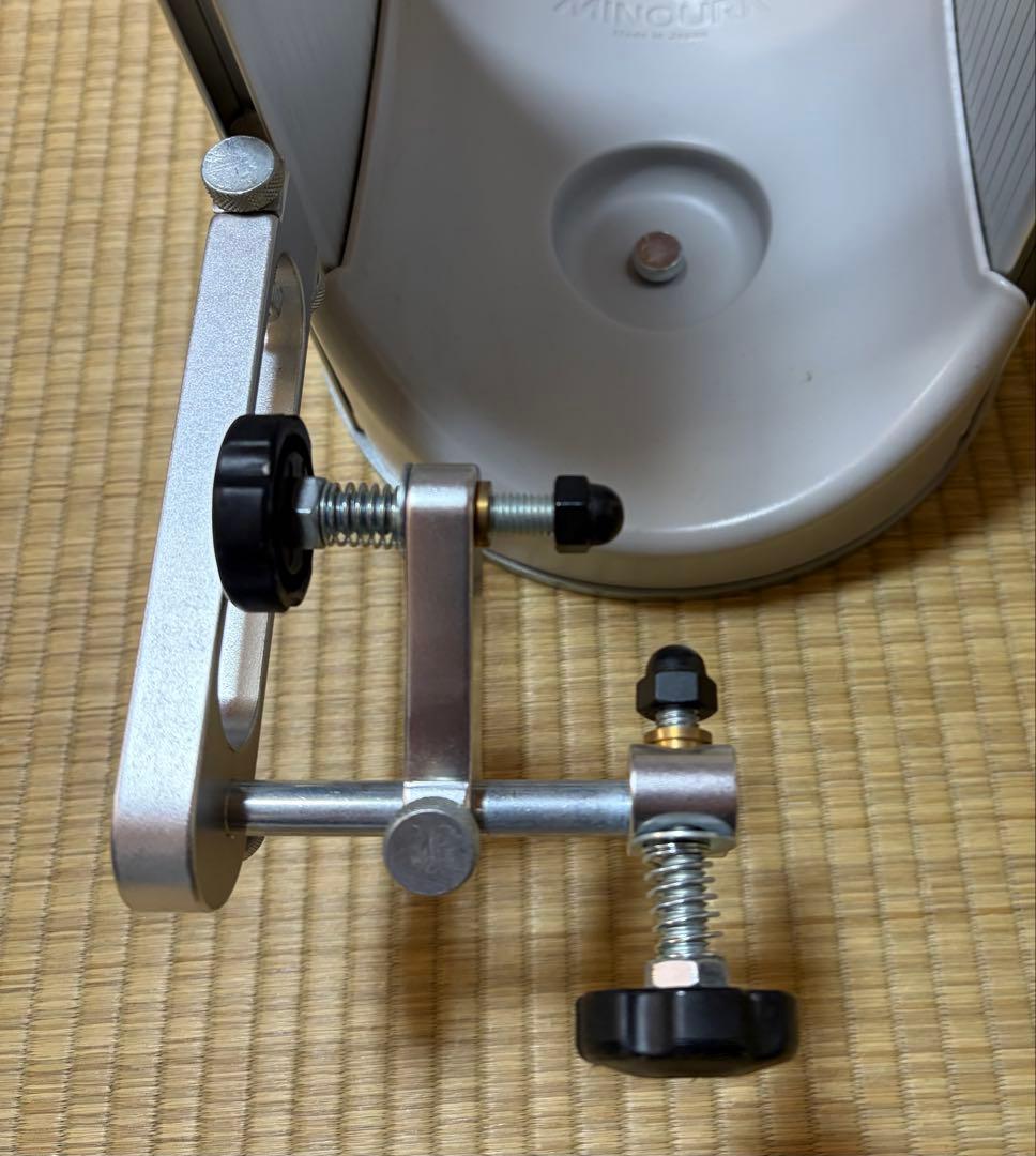 MINOURA 振れ取り台とセンタリングゲージ