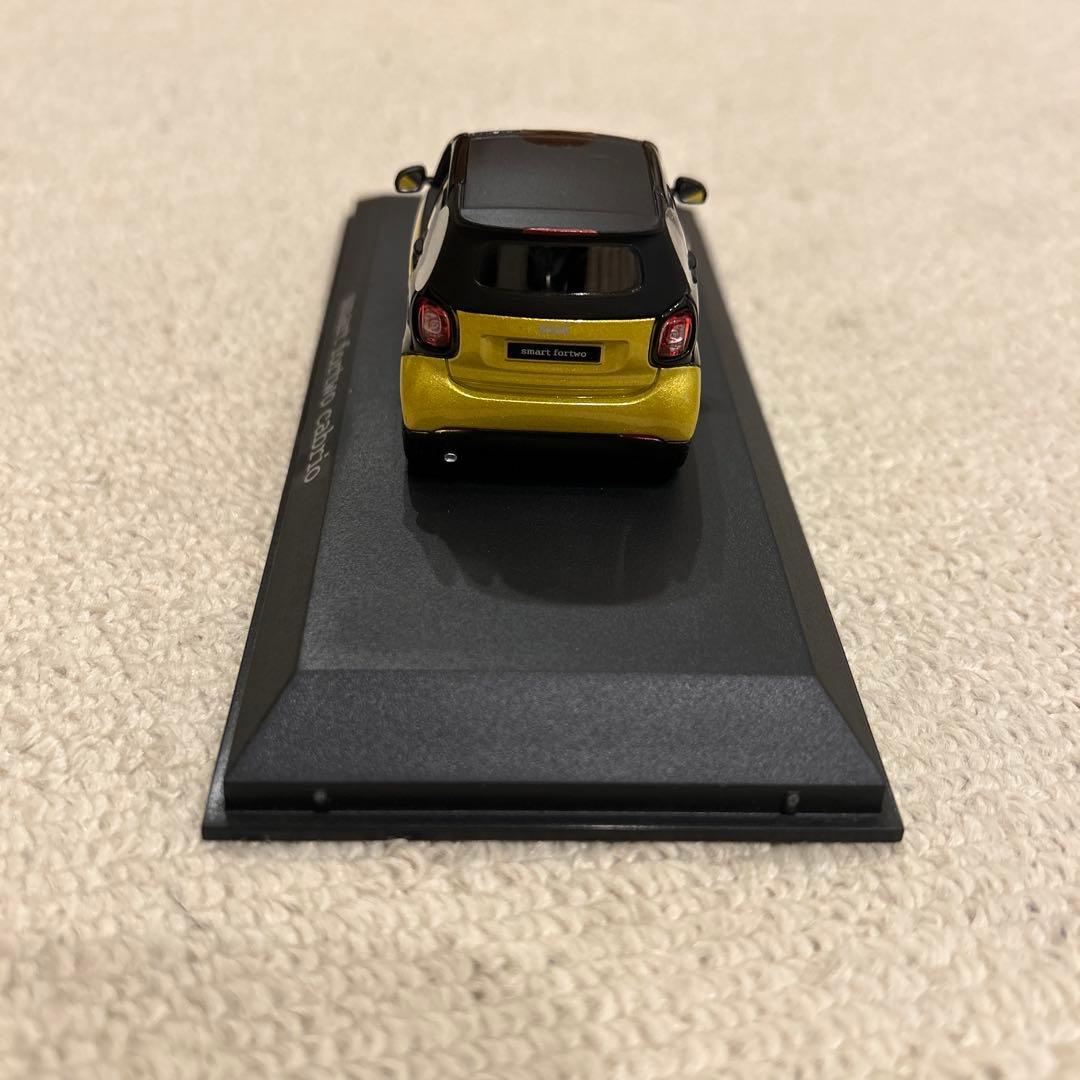 希少　smart fortwo cabrio ミニカー