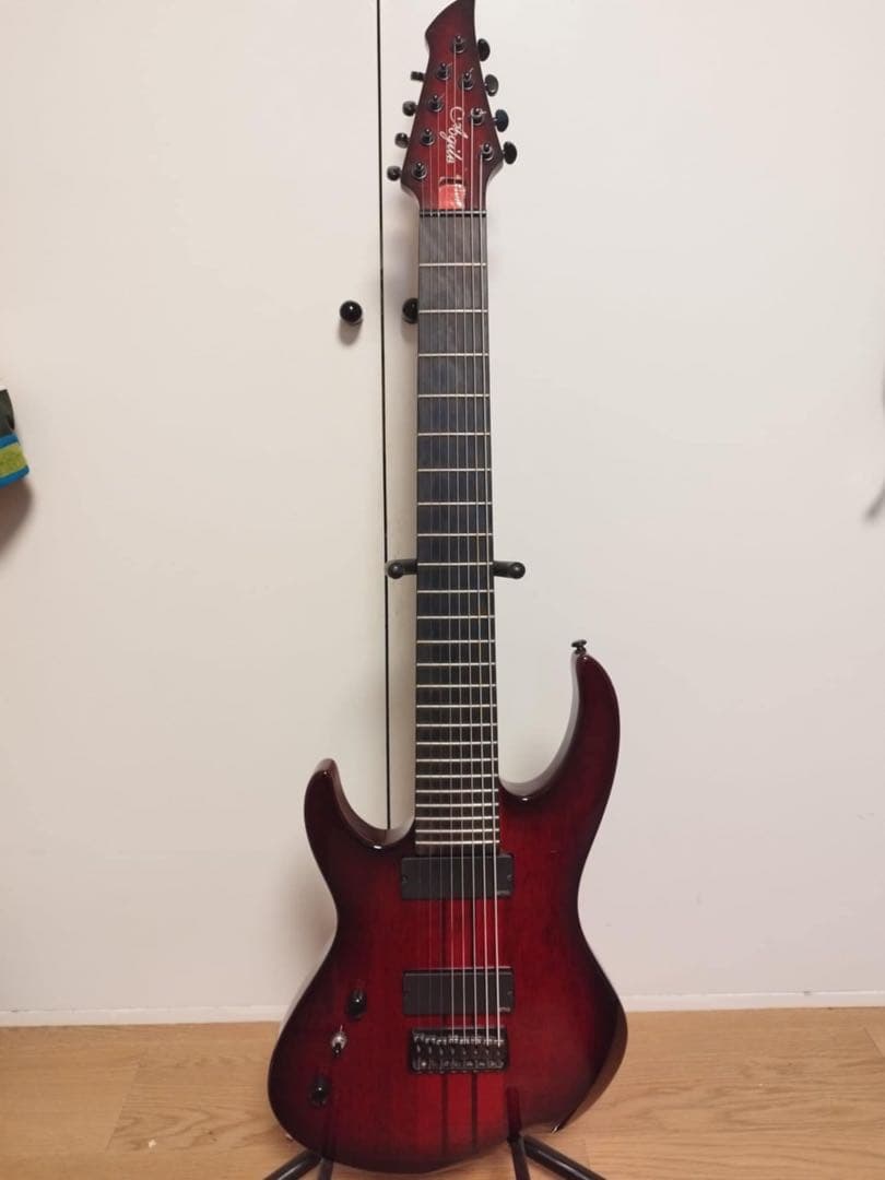ひ*な様 8弦　レッドエレキギター スルーネック　レフティー