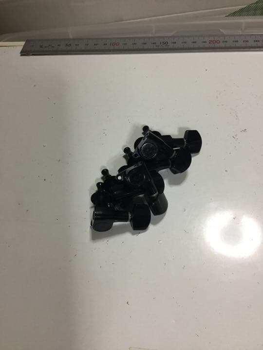 エレキギター用片側タイプの糸巻き(BLACK)