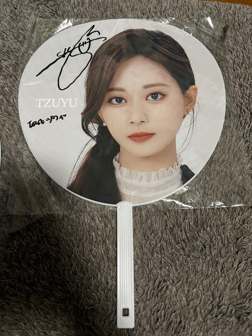 TWICE直筆サインうちわツウィ＋引退品