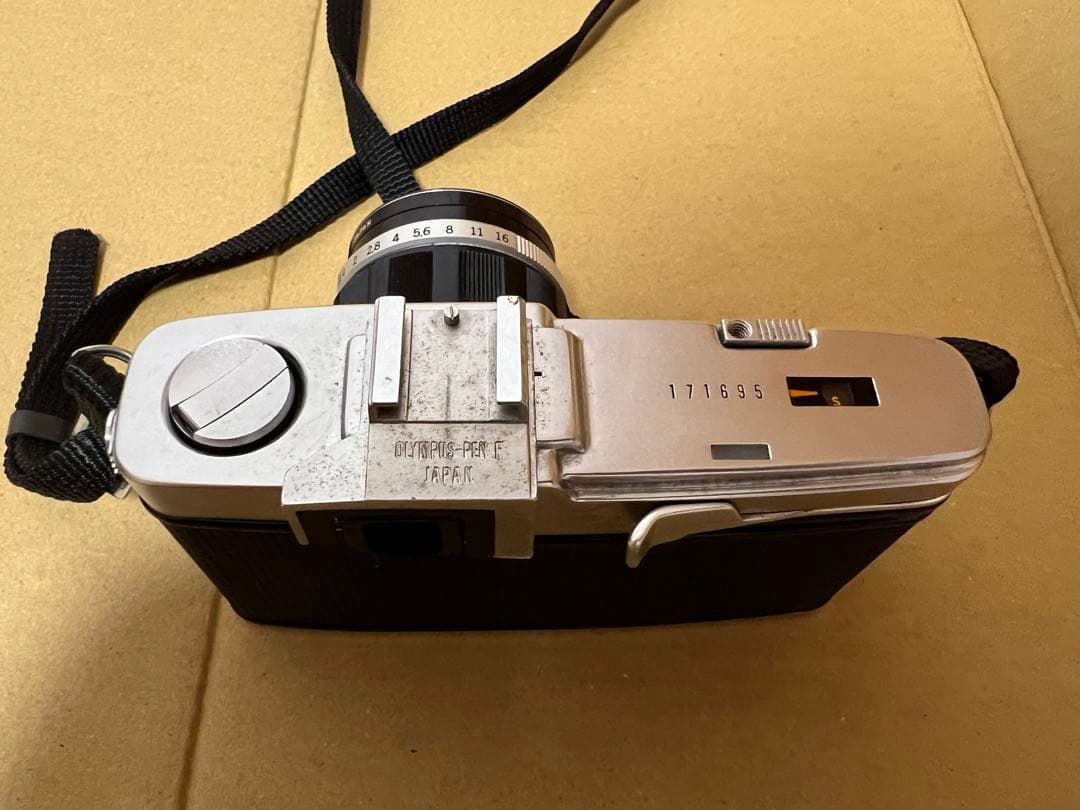 OLYMPUS-PEN F フィルムカメラ