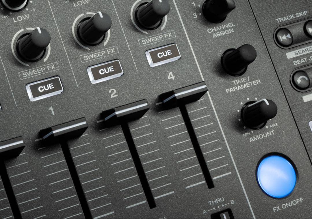 【超美品・新品同様】DENON DJ SC LIVE 4