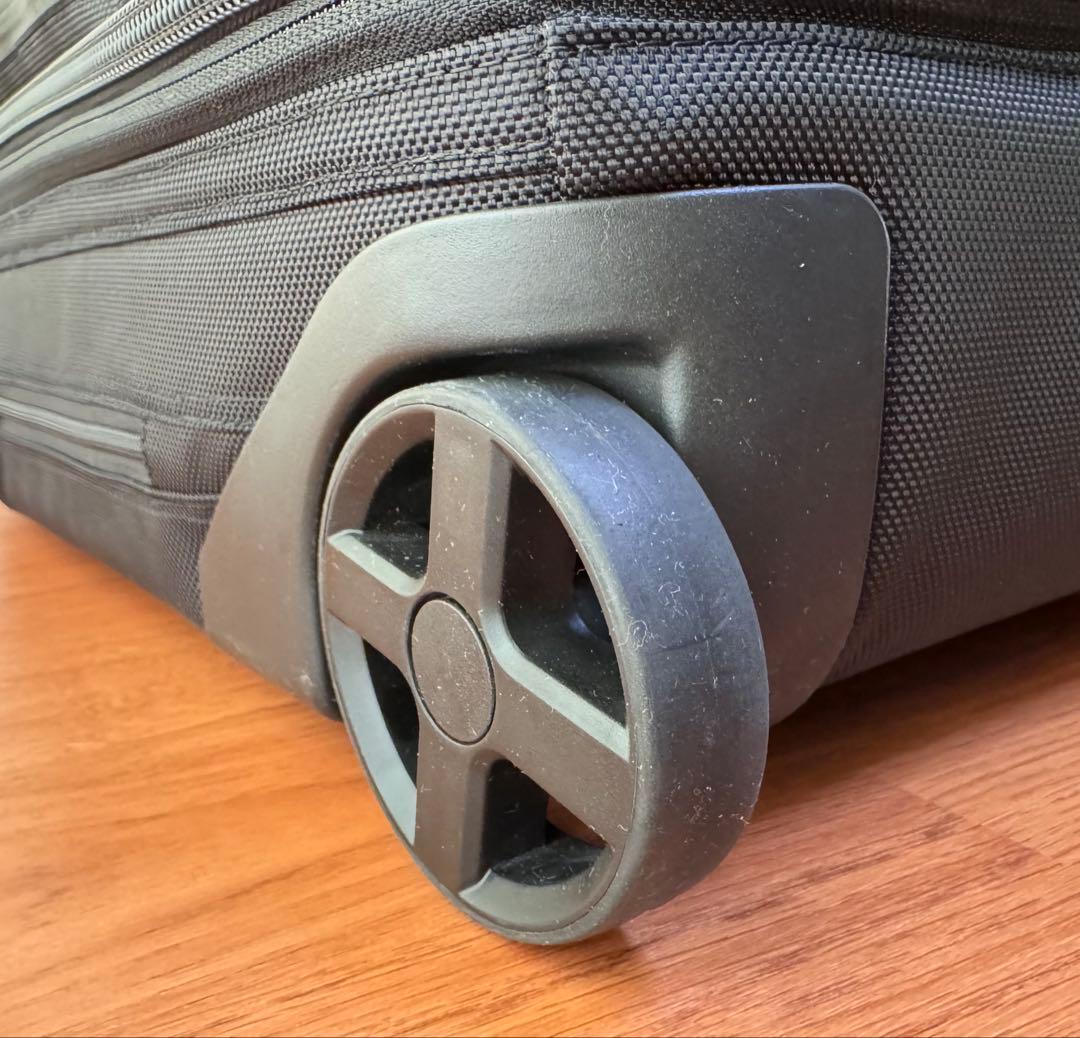 ヴィクトリノックス ブラック ビジネスキャリーケース 拡張可能 伸縮式ハンドル