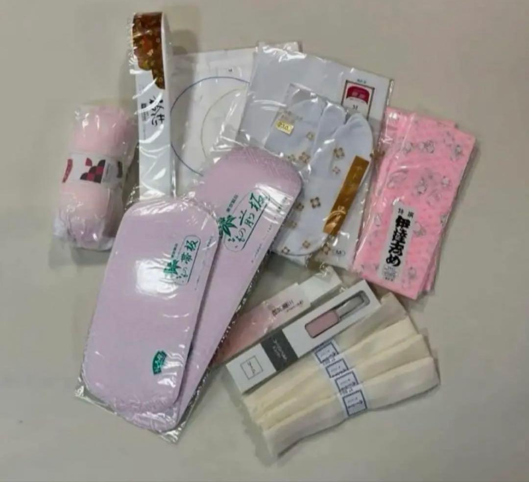 エンジと黒の染め分け牡丹と菊の振袖フルセット
