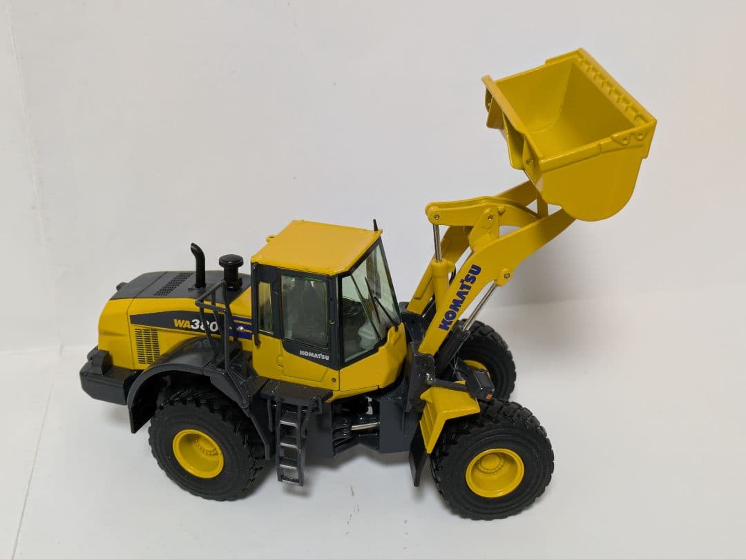 コマツ WA380-8 ? 1/50 ホイールローダー 難あり