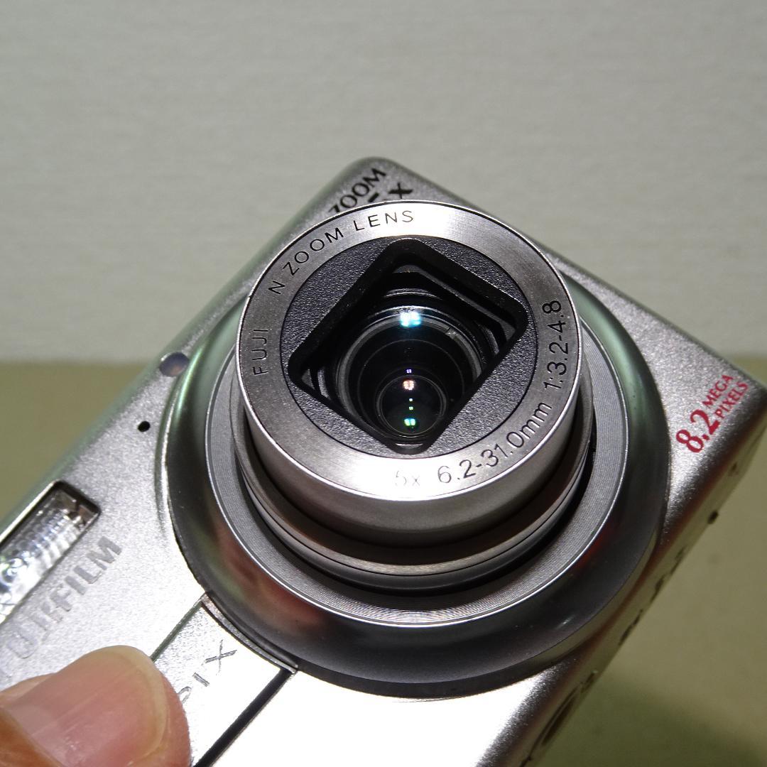 フジフイルム FinePix j50 8.2MP コンパクトデジタルカメラ
