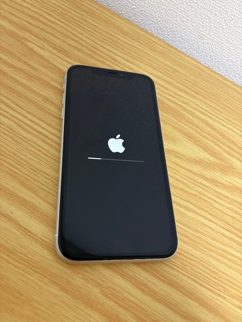 Apple iPhone XR ホワイト　64GB