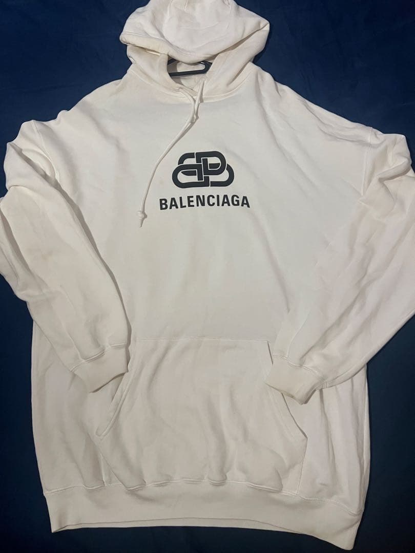 BALENCIAGA ホワイト パーカー（オーバーザイズ）