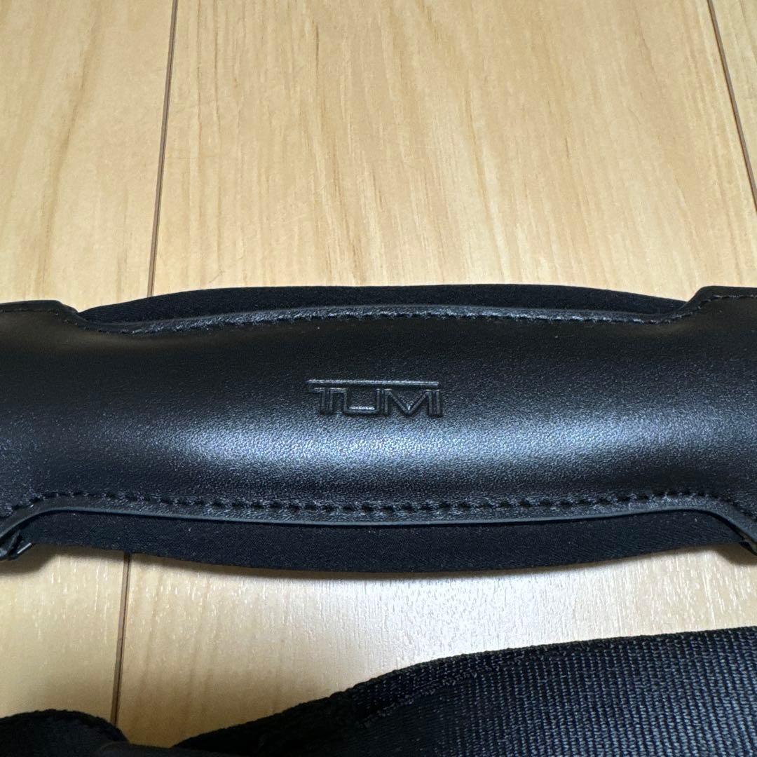 【週末限定値下】コンパクト・ラージ・スクリーン・ラップトップ・ブリーフ｜TUMI