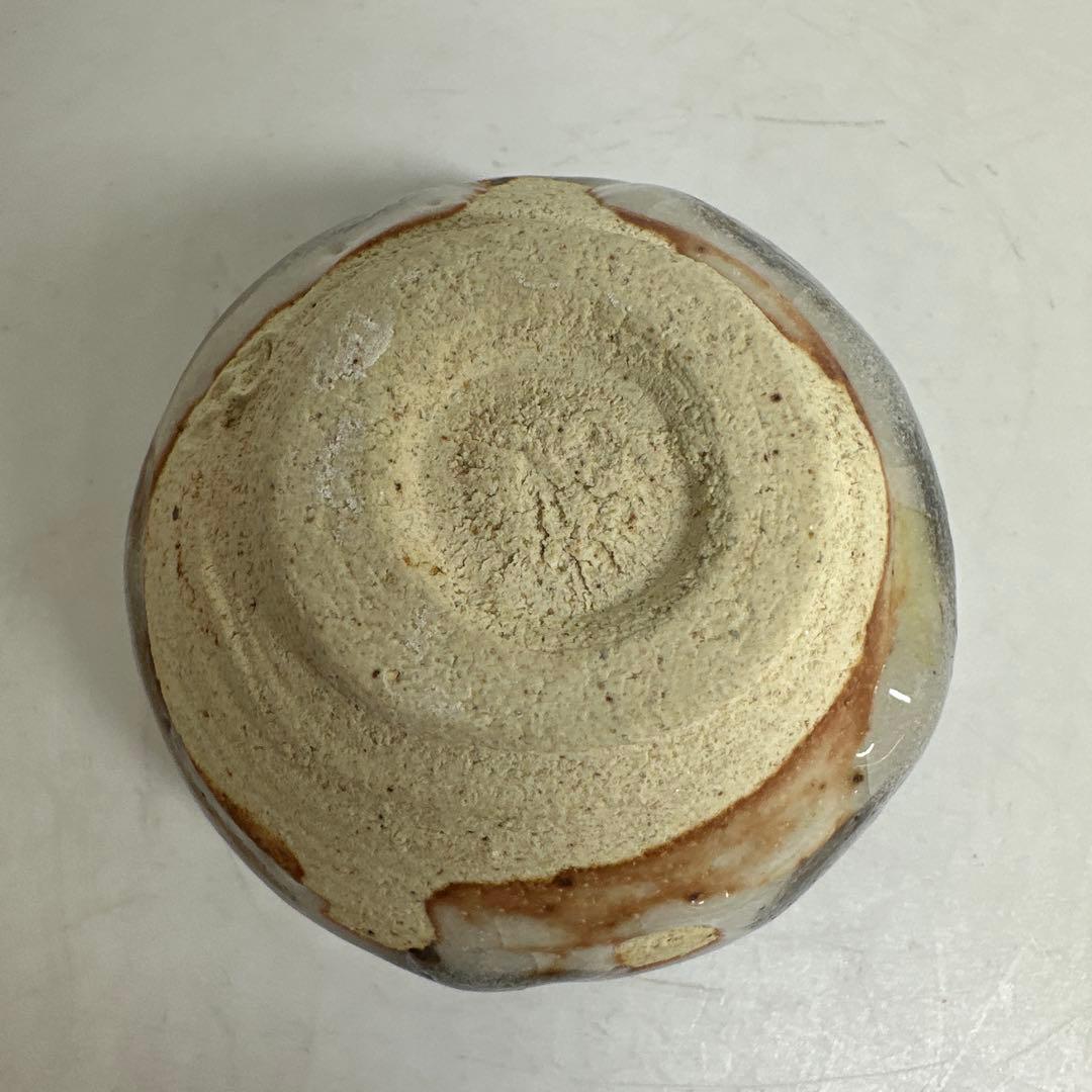 酒井甲夫　鼠志野ぐい呑み　口径7.4㎝　共箱　東さ7-0414②