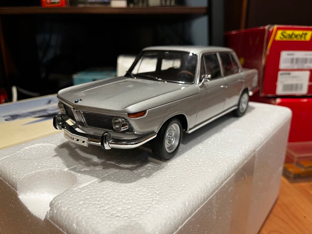 オートアート- BMW - 1800 TI/SA 1/18