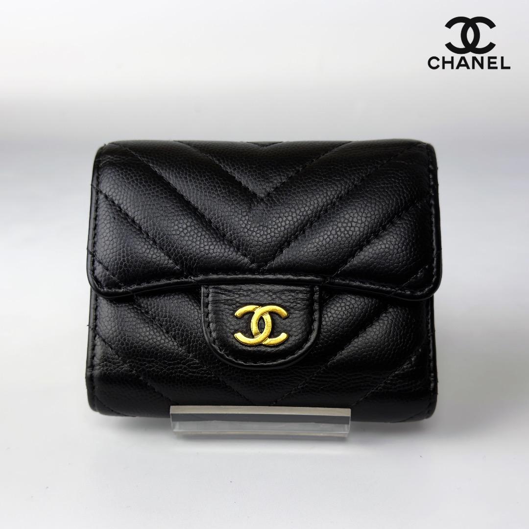 正規品　シャネル　マトラッセ　ジェブロン　ゴールド金具　Wホック　三つ折り財布