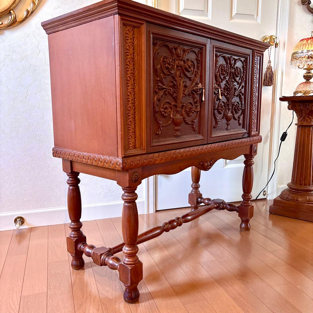 イタリア製 アンティーク彫刻サイドボード(ドイリー付き)天使の絵画はオマケ☆