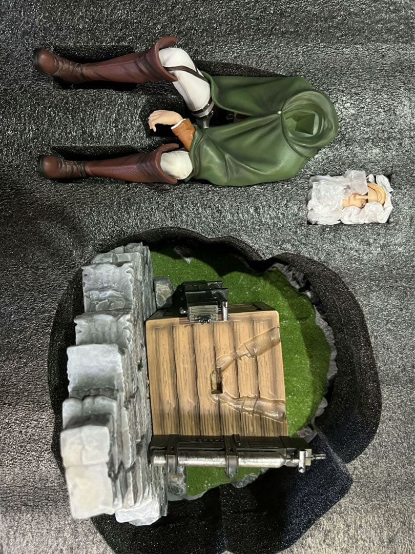 進撃の巨人 エルヴィン・スミス ガレージキット ガレキ スタチュー④