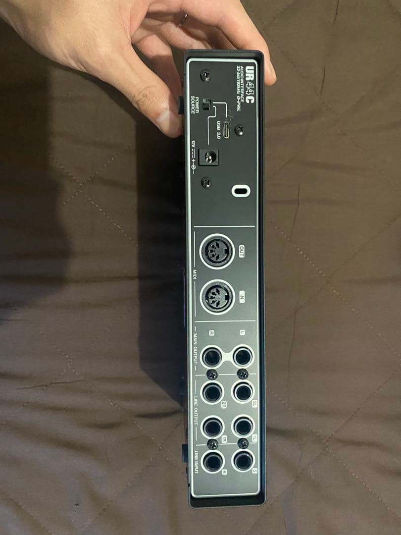 UR44C【美品】