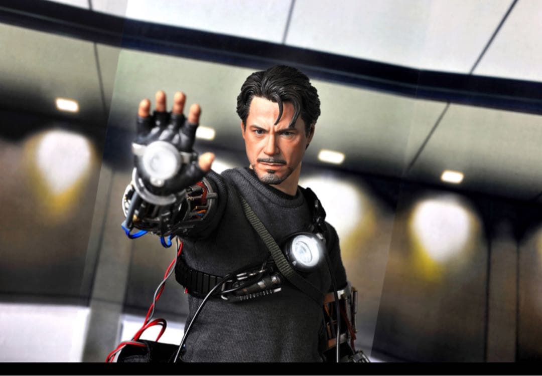 トニー・スターク（メカテスト版）　アイアンマン　１／６スケールフィギュア