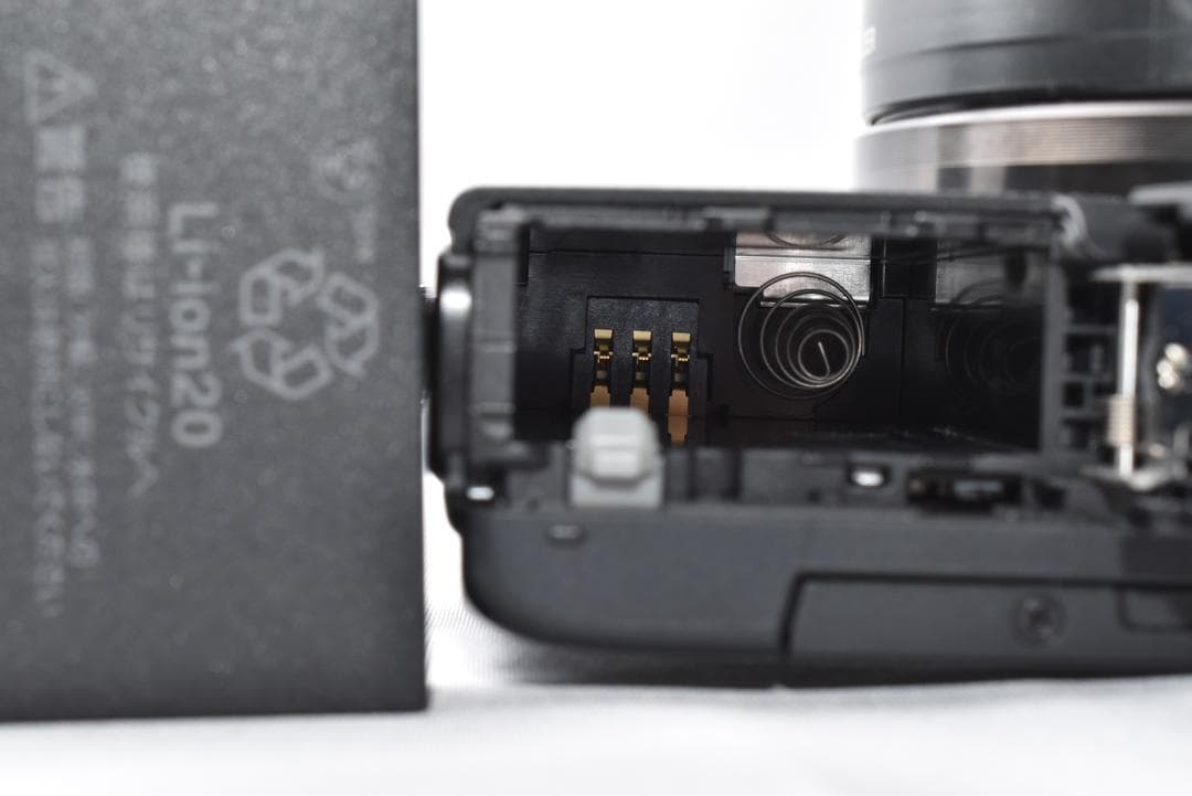 Canon EOS M100 ブラック 15-45mm レンズキット