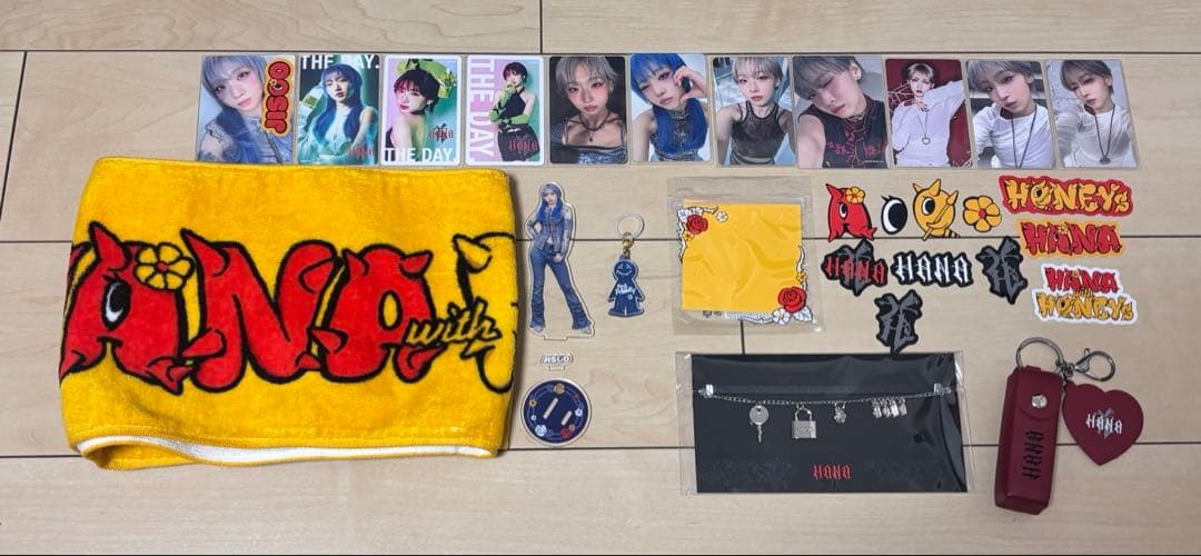 HANA ジス jisooトレカ　リップケースブレスレットアクスタシールタオル