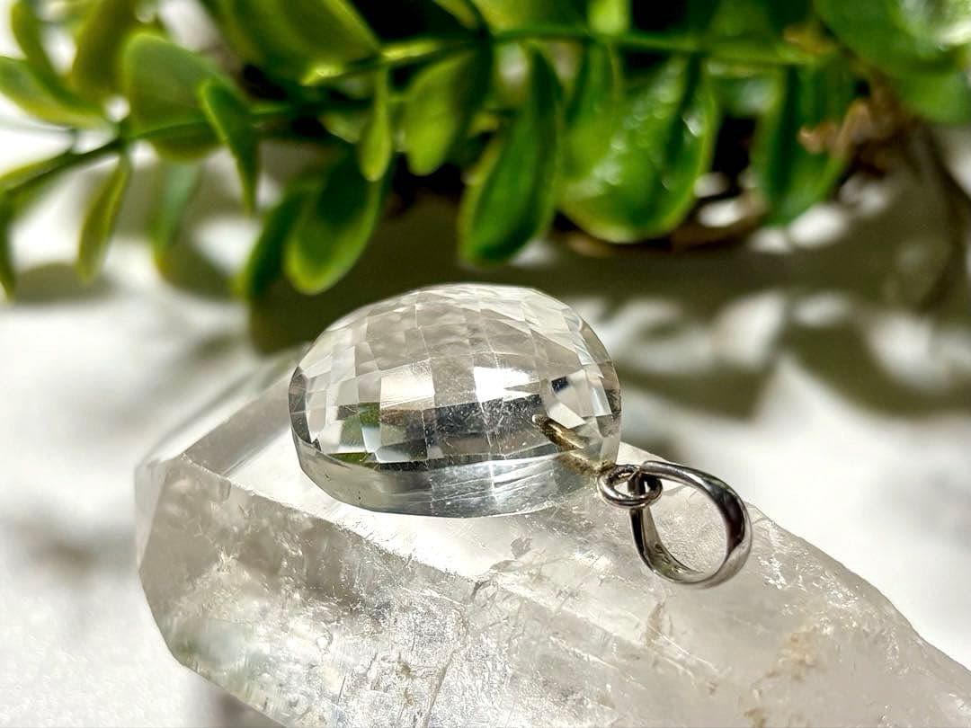 夢幻品質　ヒマラヤ幻の聖山　カイラス水晶のプレミアムミラーカットペンダントトップ